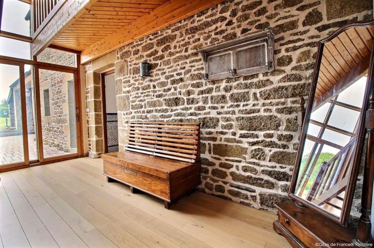 Maison Spacieuse A Plougonven Avec Jacuzzi Et Jardin Экстерьер фото