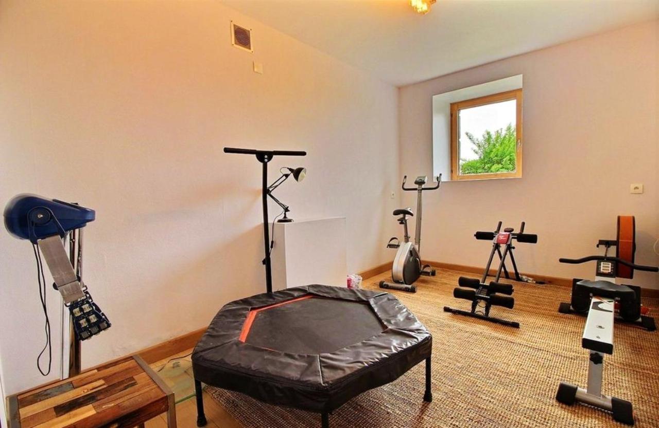 Maison Spacieuse A Plougonven Avec Jacuzzi Et Jardin Экстерьер фото