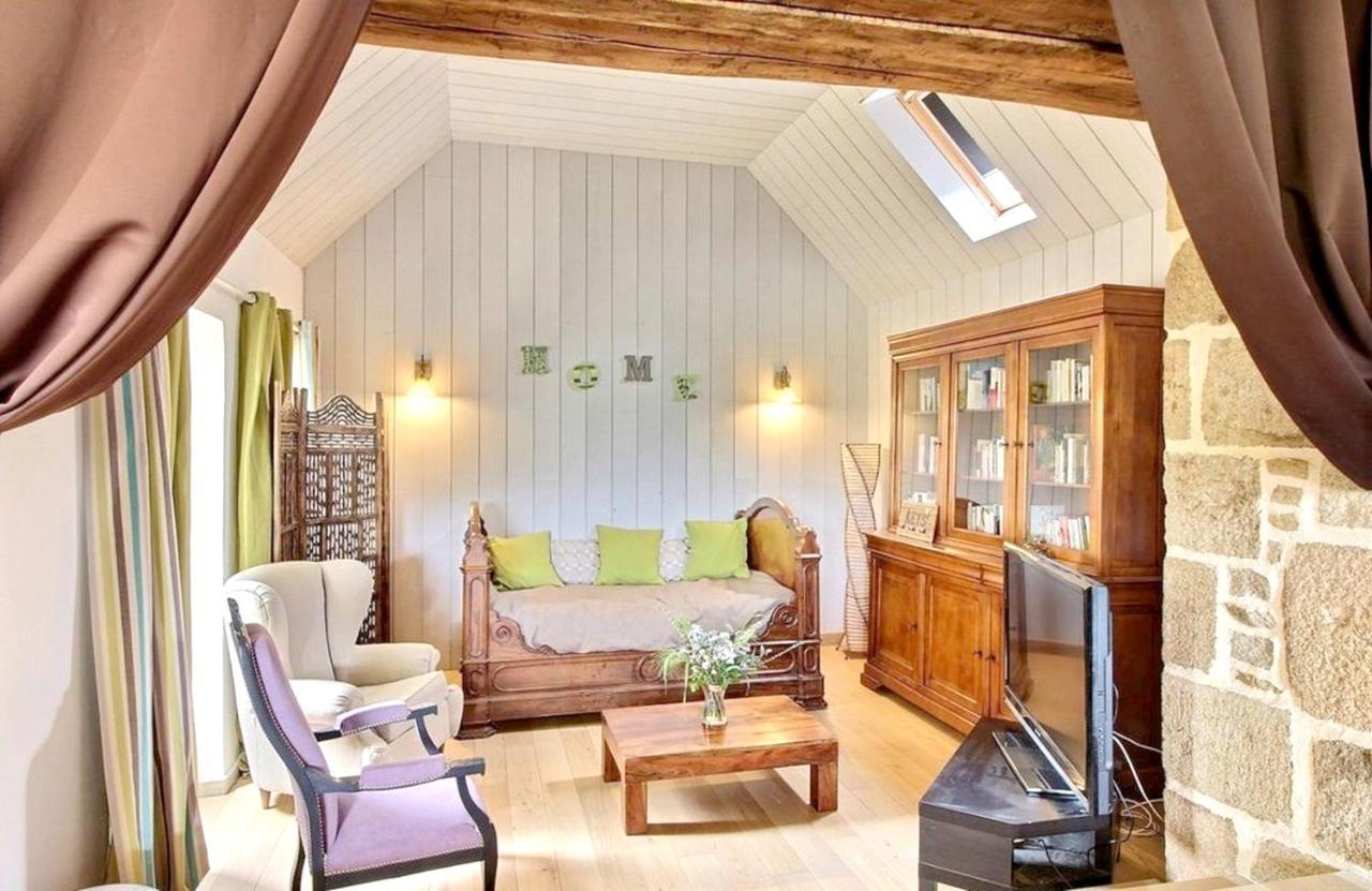 Maison Spacieuse A Plougonven Avec Jacuzzi Et Jardin Экстерьер фото